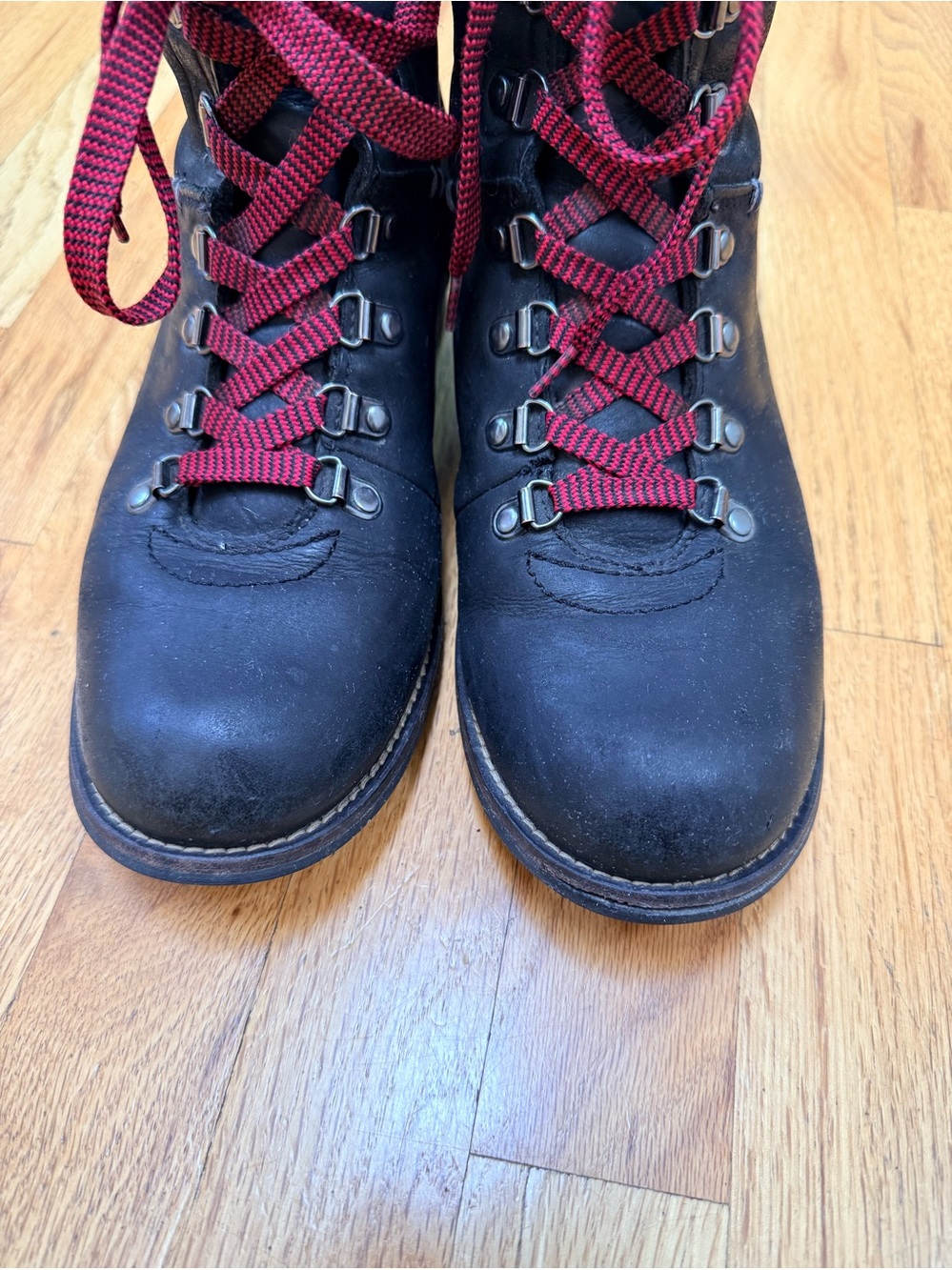 Kodiak Black with Red Laces, Waterproof & Sturdy Boot for Adventures & Fashion - Picture 2 of 9